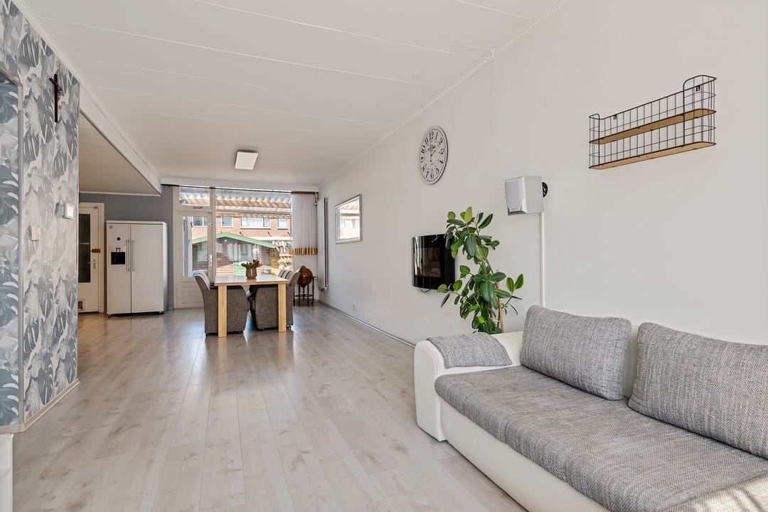 Photo 2 of Wijkerstraatweg 261