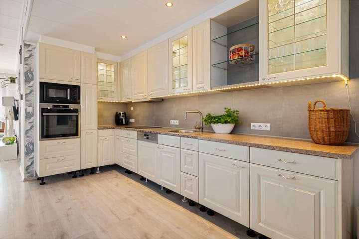 Photo 6 of Wijkerstraatweg 261