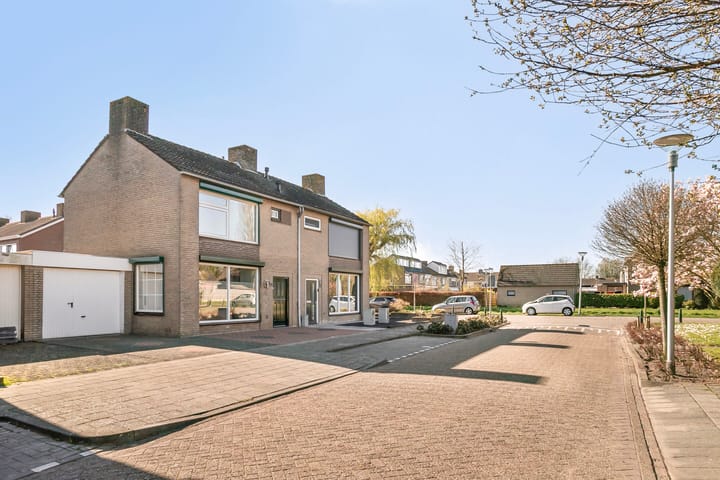 Foto 46 van Pieter van Botlantlaan 4