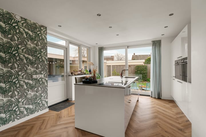 Foto 10 van Roncallistraat 38