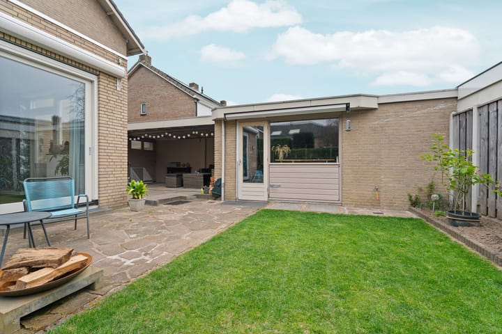 Foto 30 van Roncallistraat 38