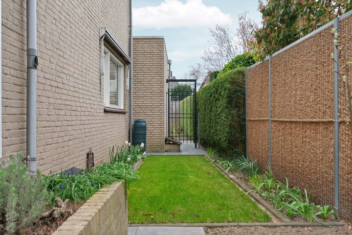 Foto 34 van Roncallistraat 38