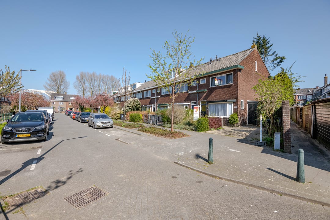 Foto 1 van Van Brienenoordstraat 1