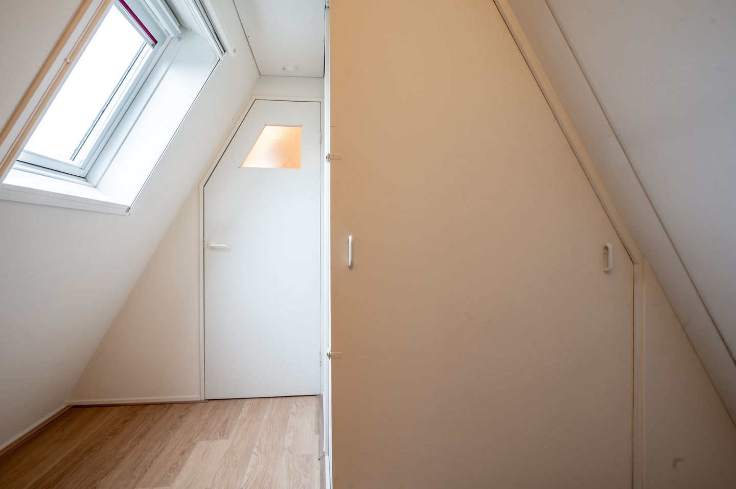 Photo 35 of Van Emsthof 8