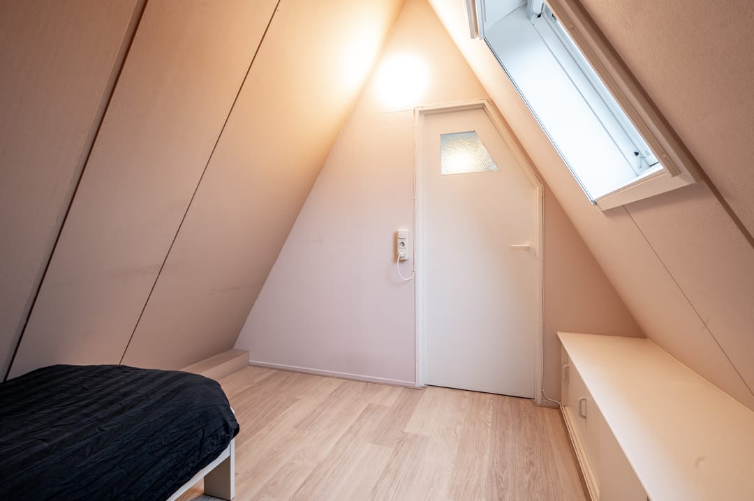 Photo 37 of Van Emsthof 8