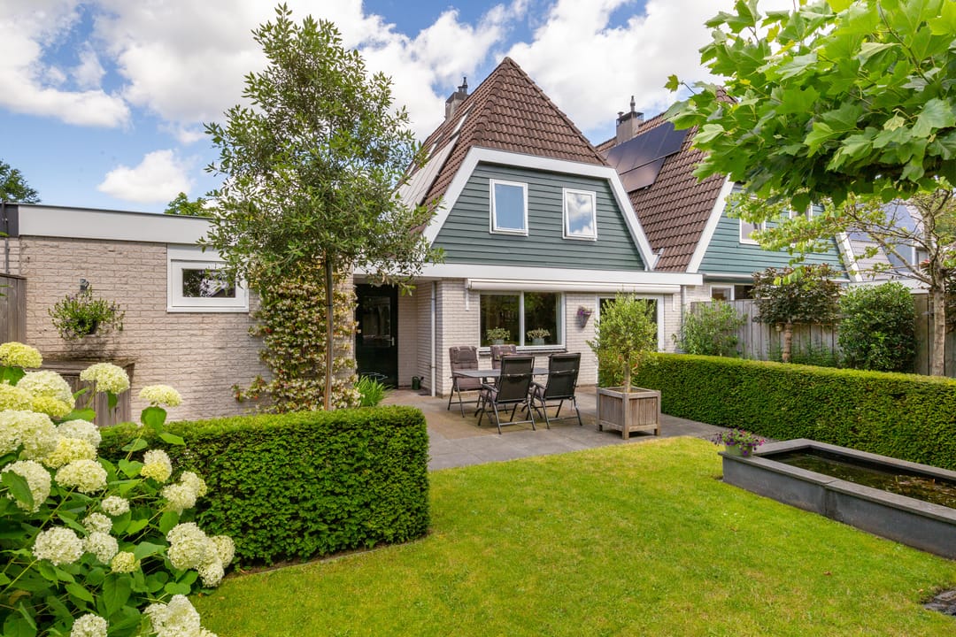 Photo 46 of Van Emsthof 8