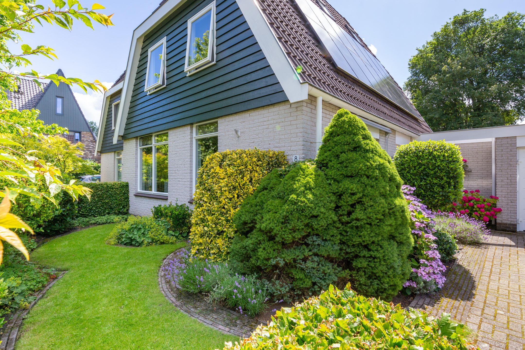 Photo 48 of Van Emsthof 8