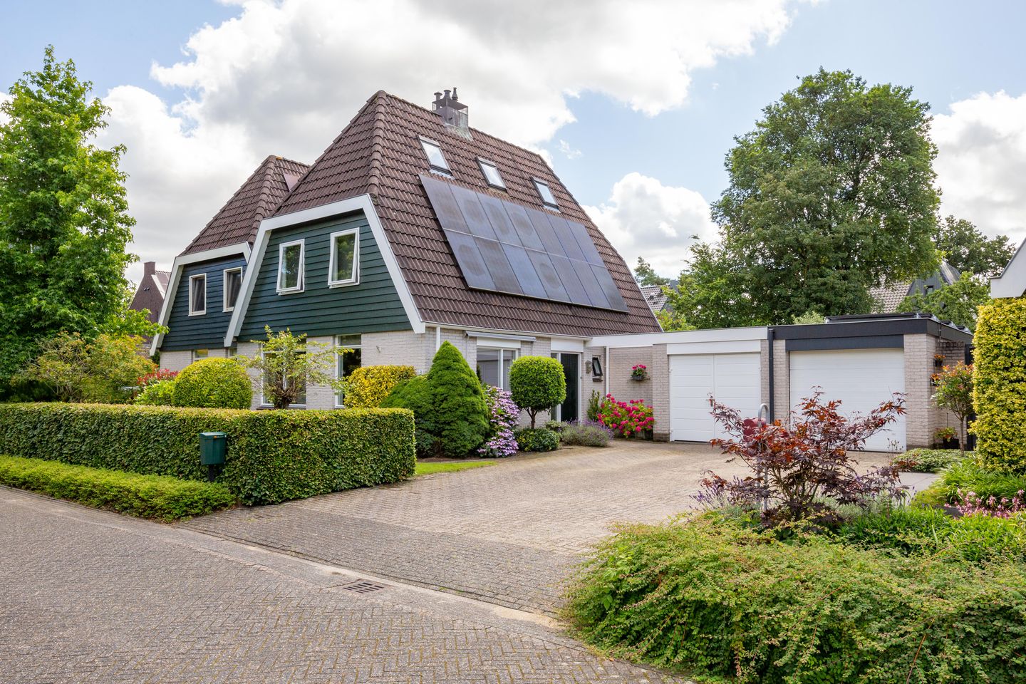 Photo 49 of Van Emsthof 8