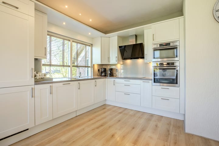 Foto 11 van Midden 152