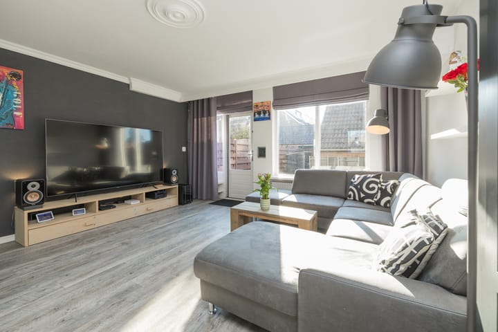 Foto 12 van Weeresteinstraat 48