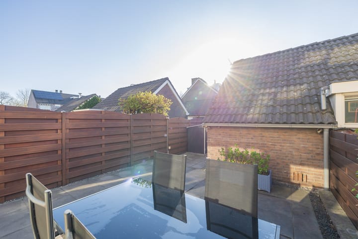 Foto 17 van Weeresteinstraat 48