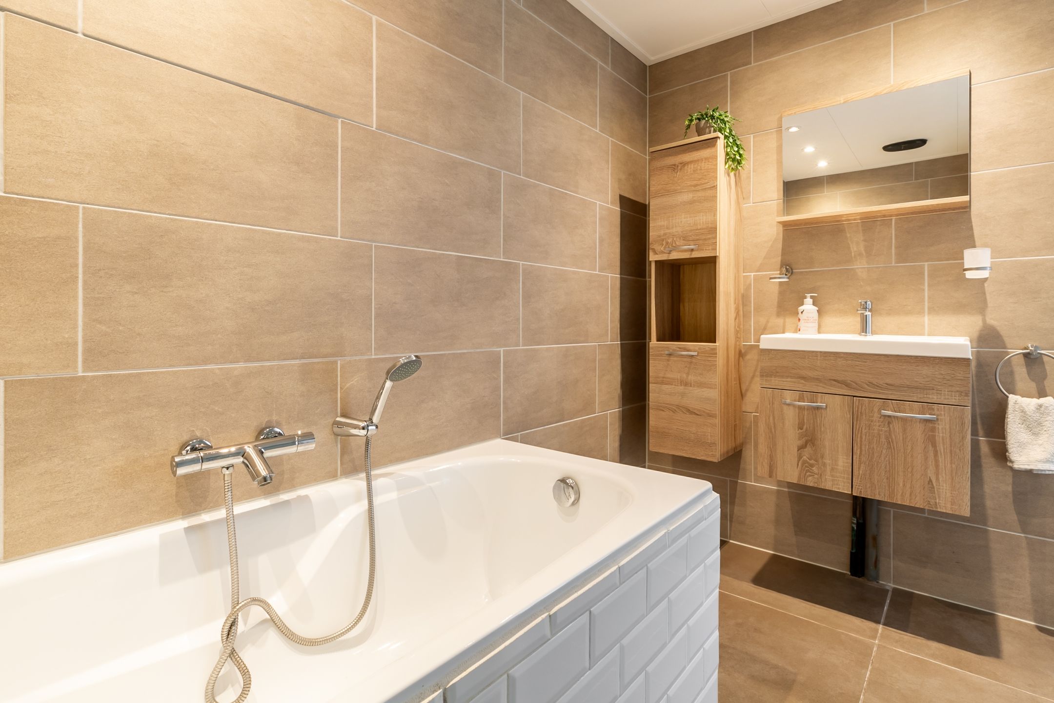 Photo 27 of Herman Gorterplaats 297