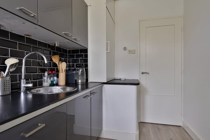 Photo 8 of Lampsinsstraat 35