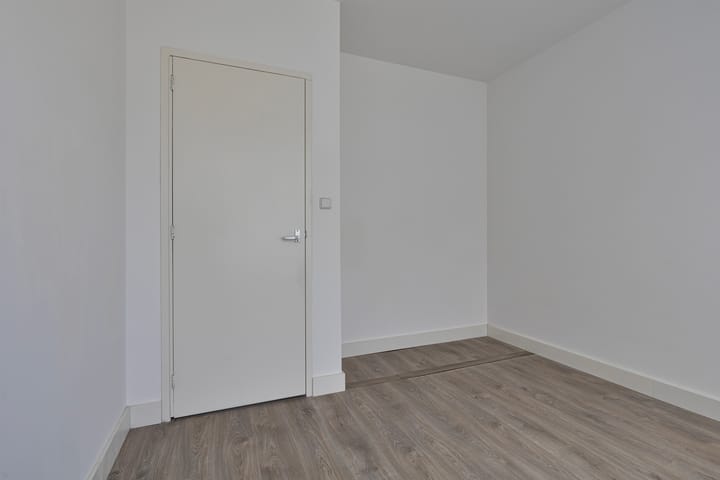 Photo 14 of Lampsinsstraat 35