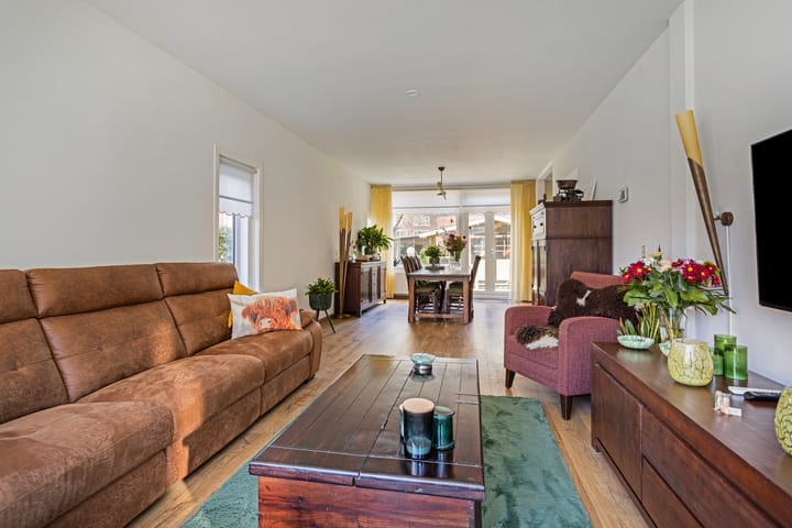 Photo 2 of Nieuwenhoornstraat 42