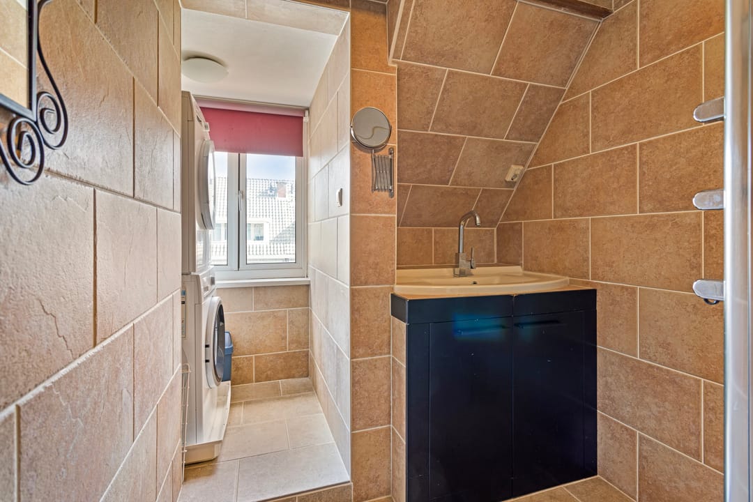 Photo 31 of Nieuwenhoornstraat 42