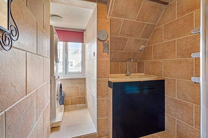 Foto 31 van Nieuwenhoornstraat 42