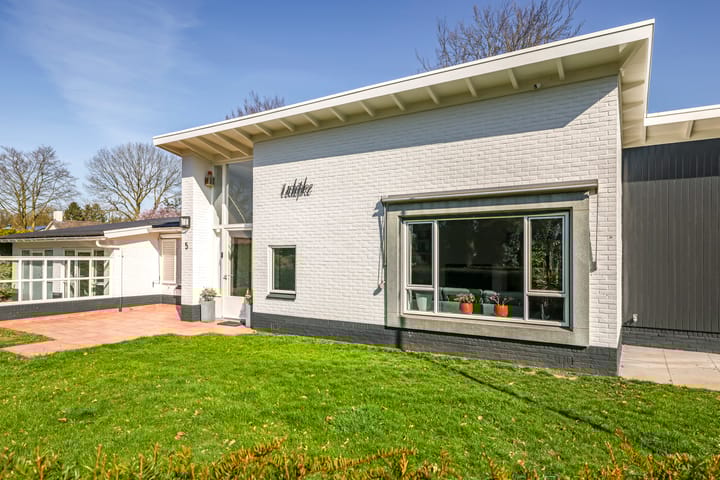 Photo 58 of Julianalaan 5