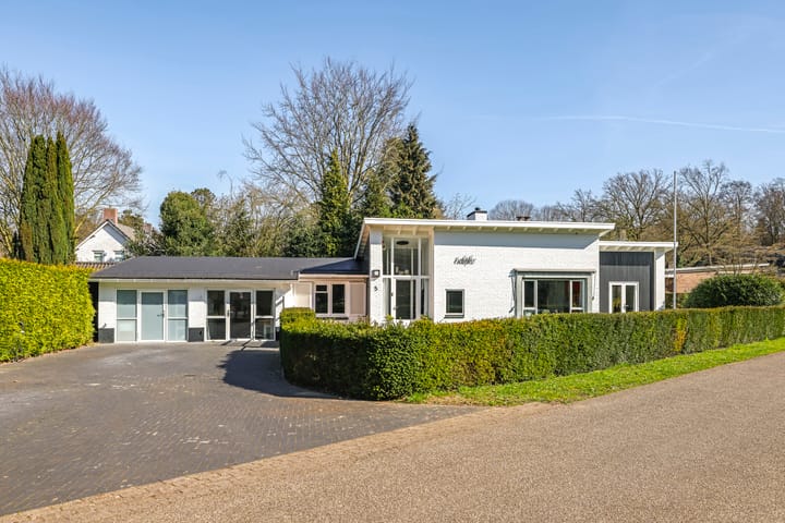 Photo 61 of Julianalaan 5