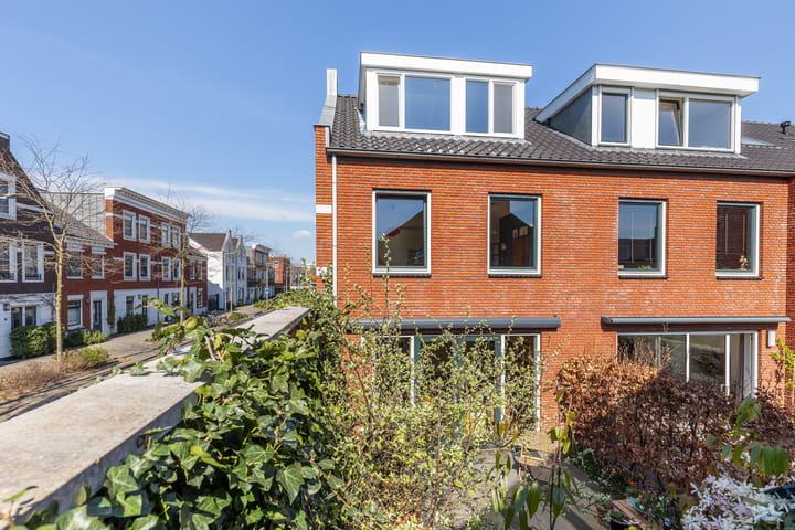 Foto 44 van Gezusters Van Damhof 2