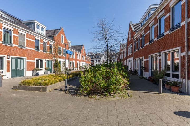 Foto 55 van Gezusters Van Damhof 2