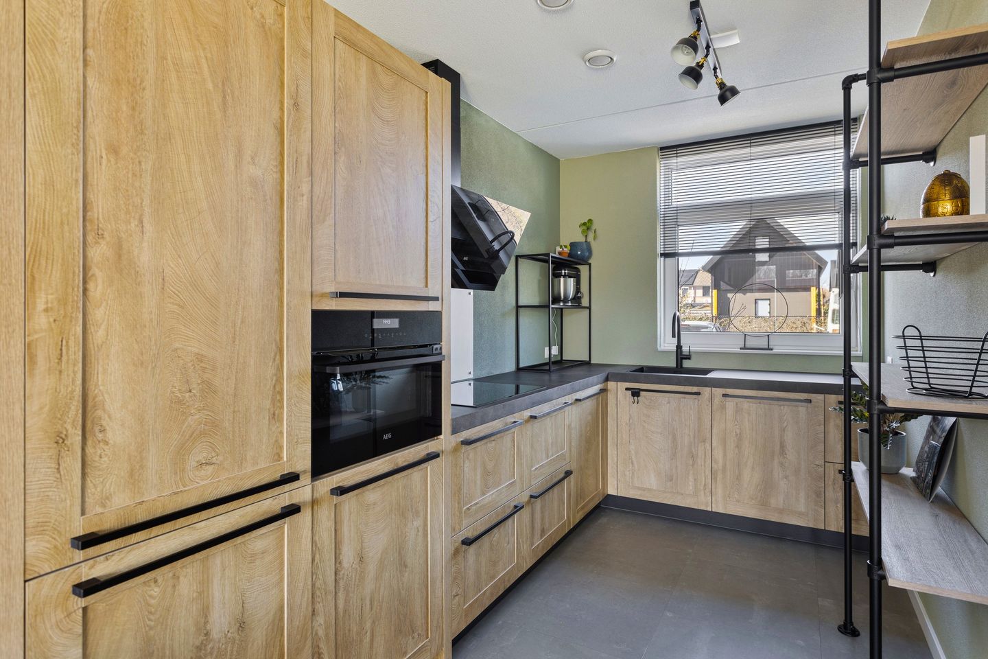 Photo 4 of Pinksterbloemstraat 16