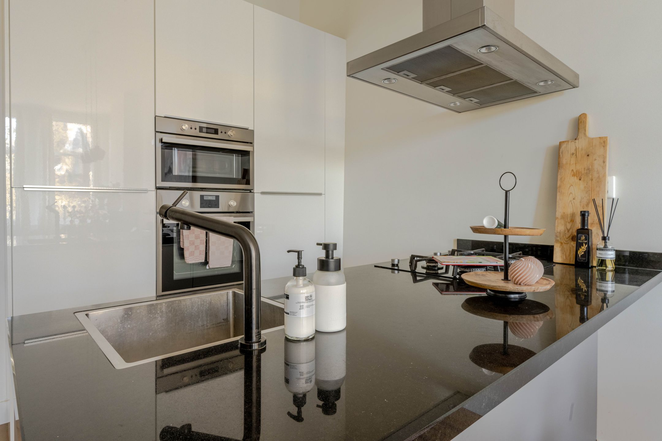 Foto 15 van Oostzeedijk 12-A01