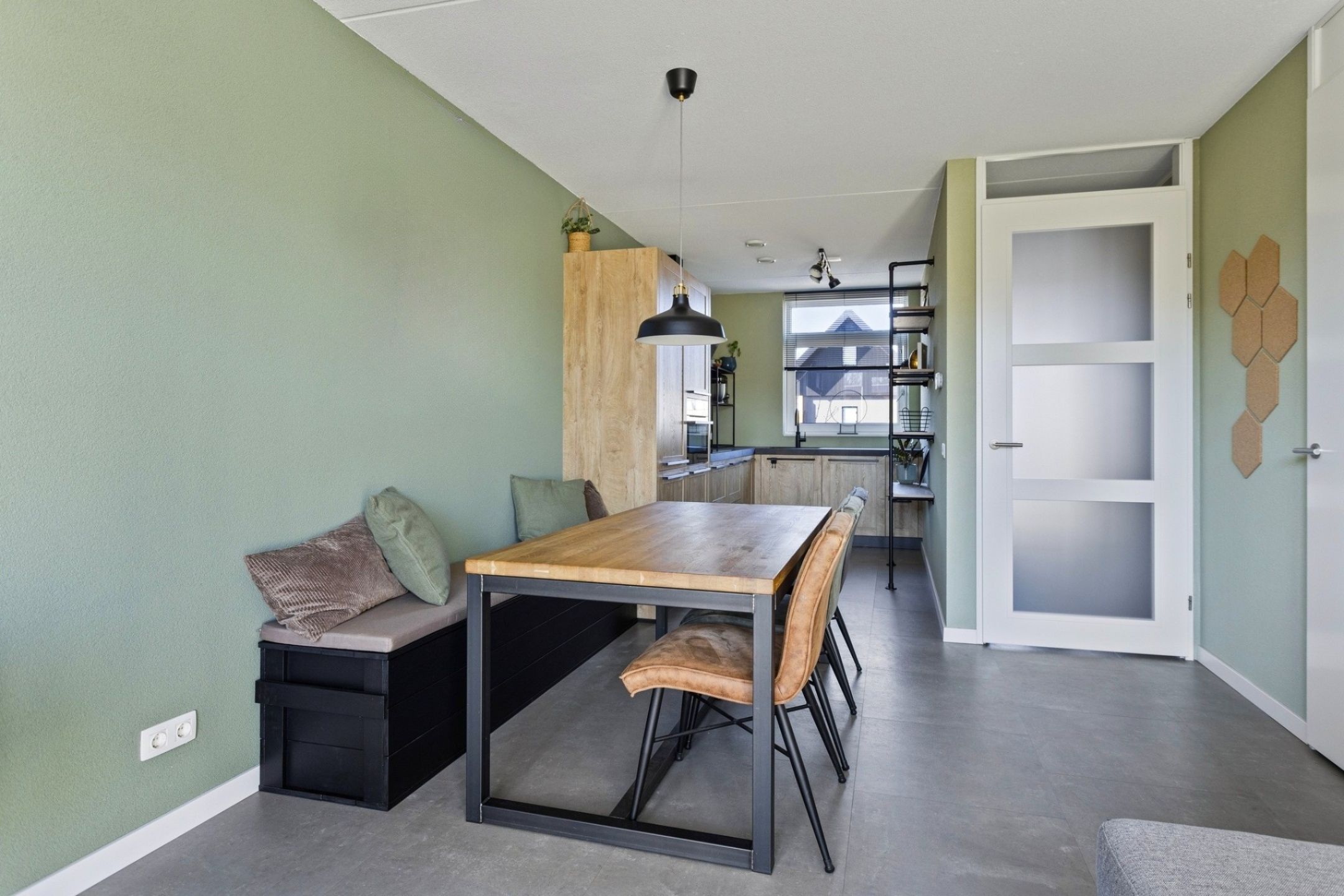 Photo 6 of Pinksterbloemstraat 16