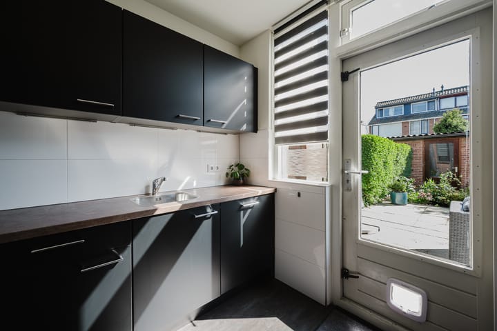 Photo 14 of Lobeliastraat 36