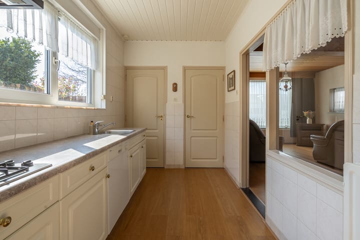 Photo 10 of Voorstraat 10