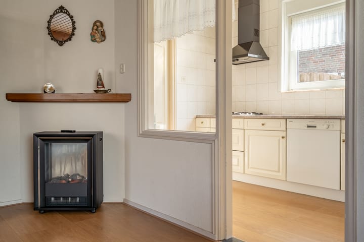 Photo 17 of Voorstraat 10