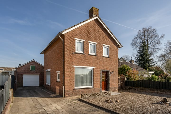 Photo 33 of Voorstraat 10