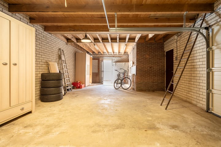 Photo 34 of Voorstraat 10