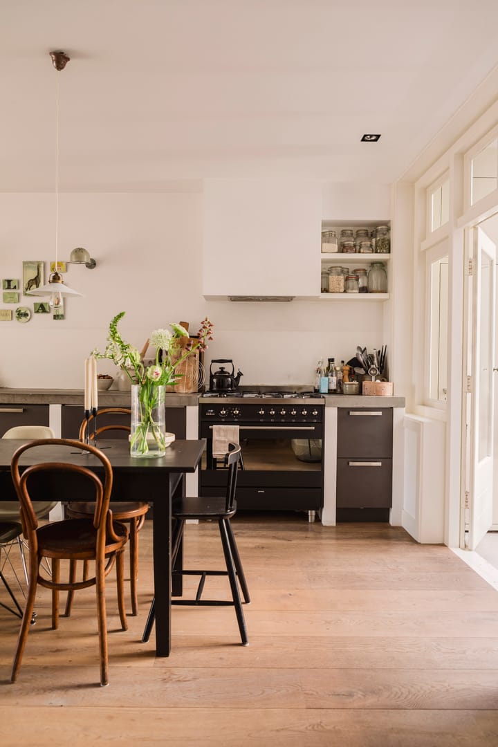 Foto 11 van Oudezijds Achterburgwal 196-1