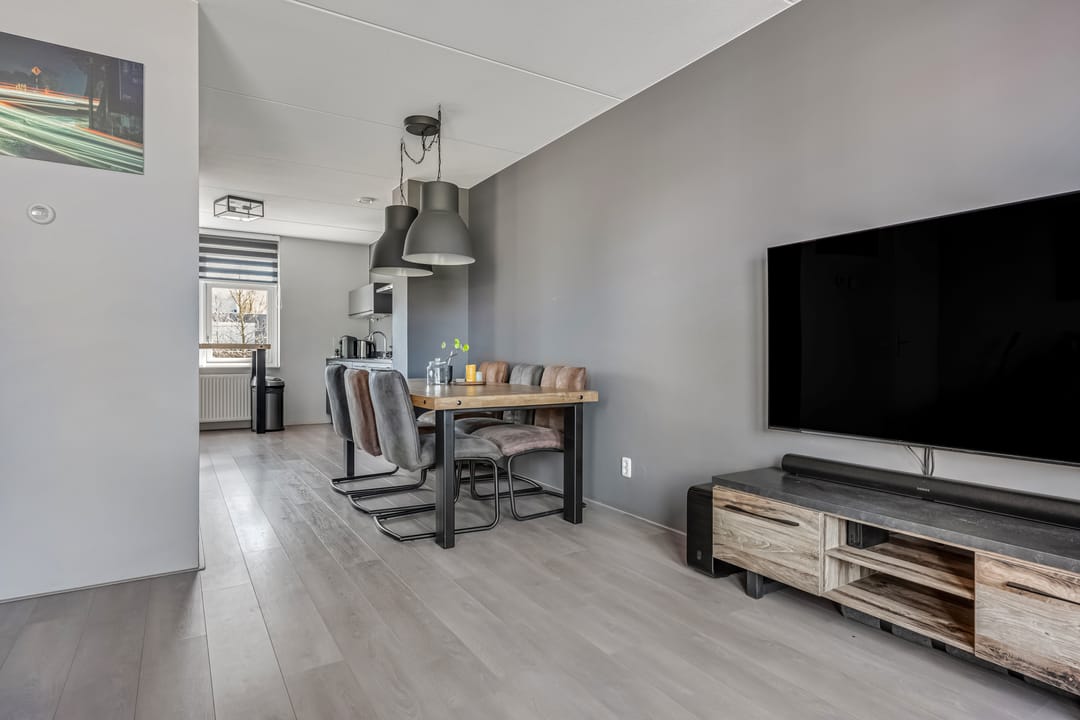 Foto 16 van Van Houtenlaan 12