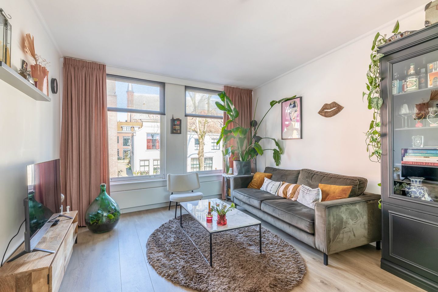 Photo 14 of Raam 216