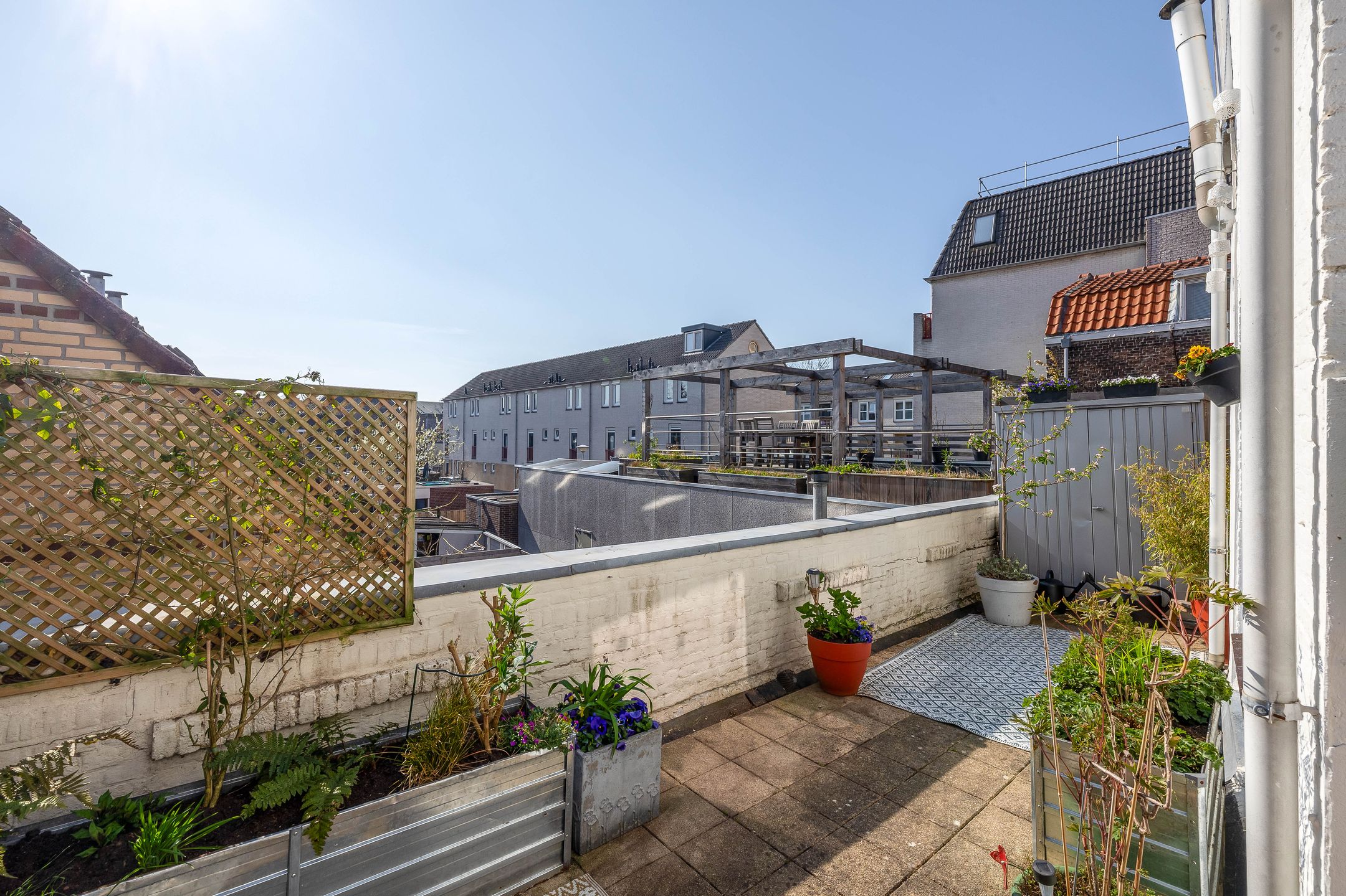 Photo 33 of Raam 216