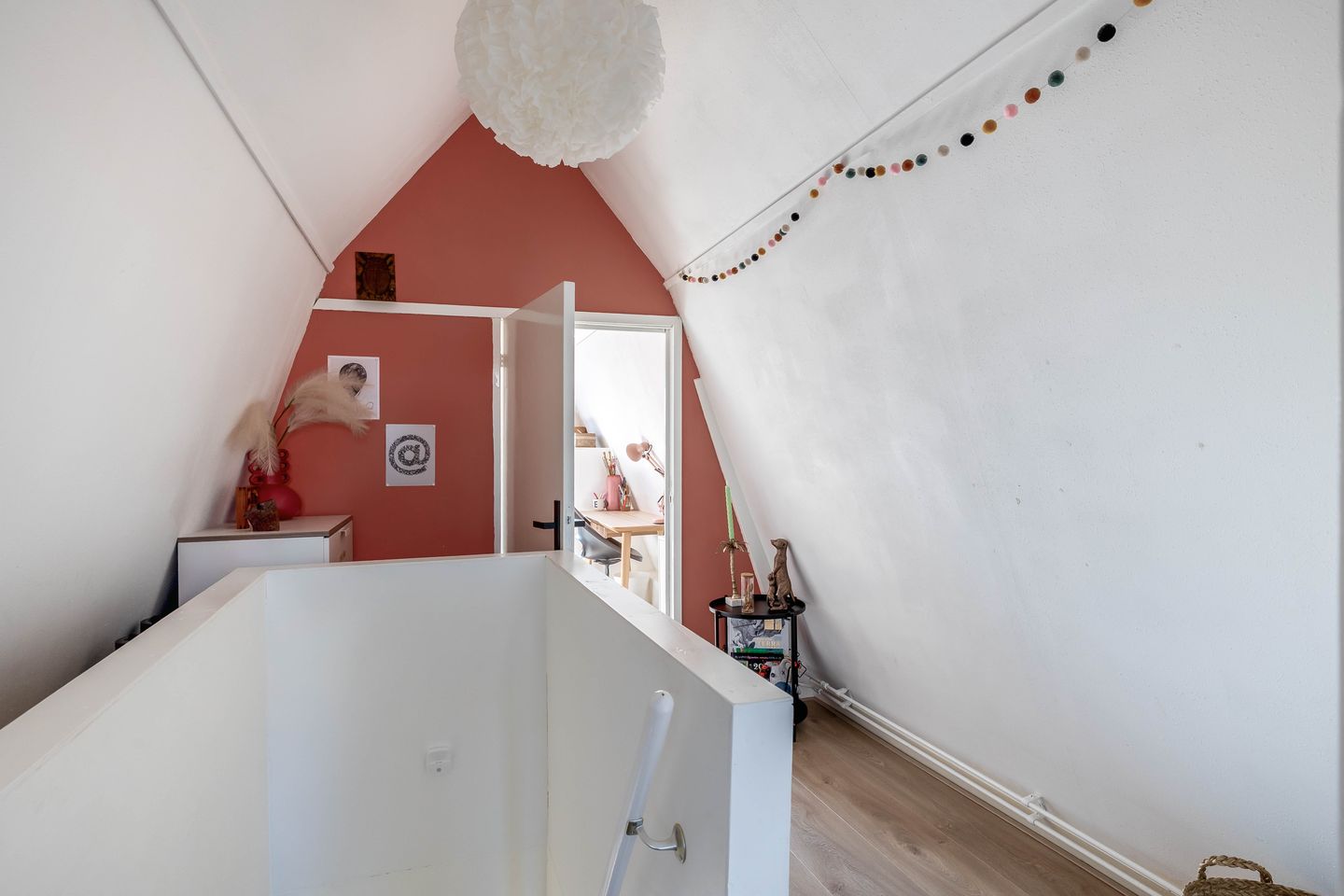 Photo 34 of Raam 216