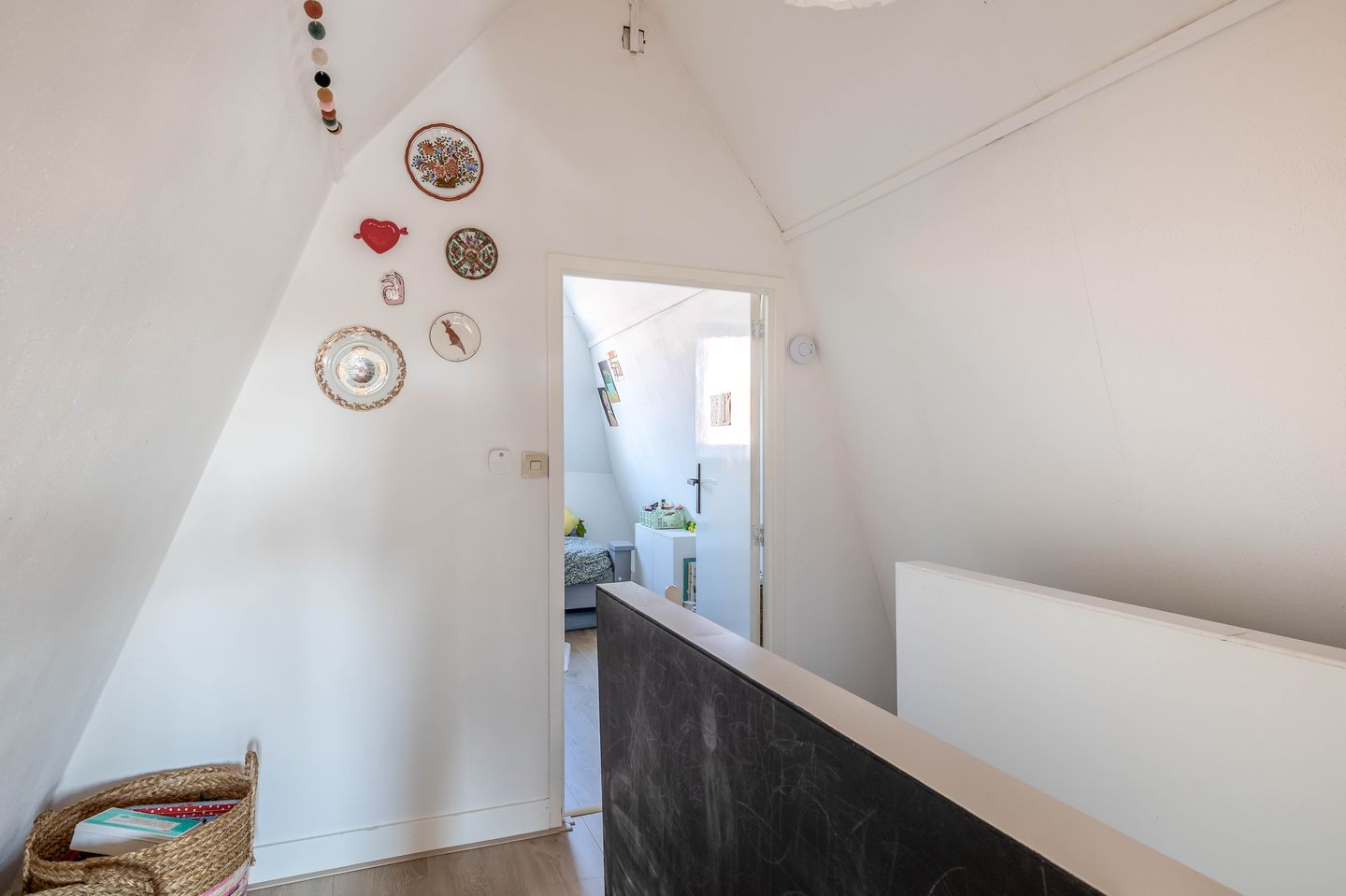 Photo 35 of Raam 216