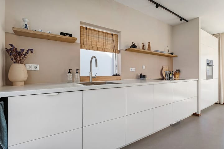 Foto 3 van Reinder Eikelboomstraat 8