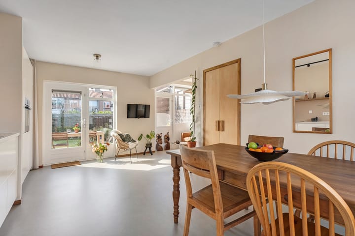 Foto 6 van Reinder Eikelboomstraat 8