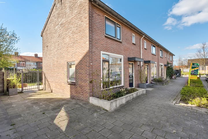 Foto 32 van Reinder Eikelboomstraat 8