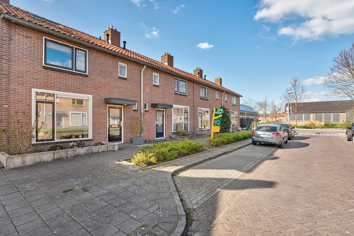 Foto 34 van Reinder Eikelboomstraat 8