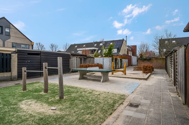 Photo 42 of Vogelwikke 23