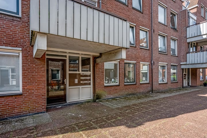 Bekijk foto van Sint Janskerkhof 71