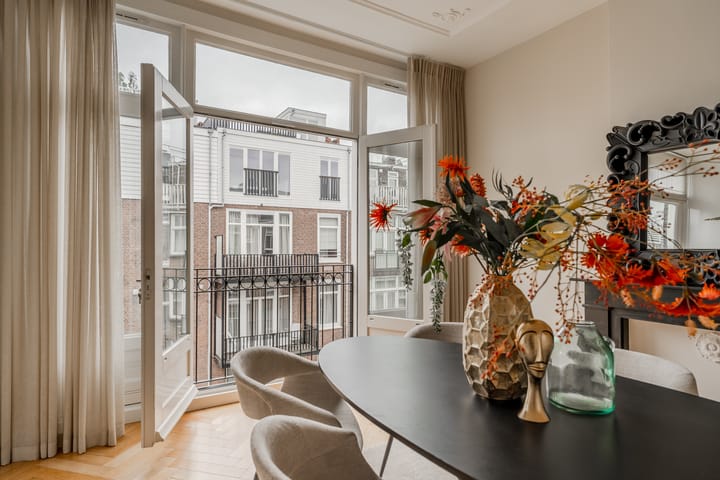 Foto 27 van Valeriusstraat 233-3