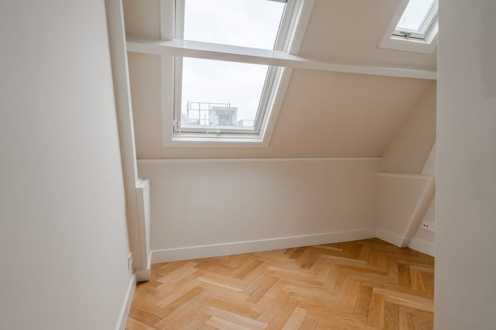 Foto 42 van Valeriusstraat 233-3