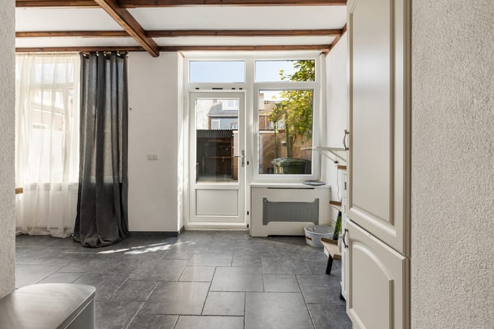 Foto 5 van Resedastraat 1