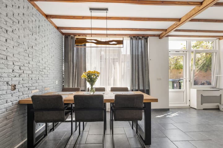 Foto 6 van Resedastraat 1