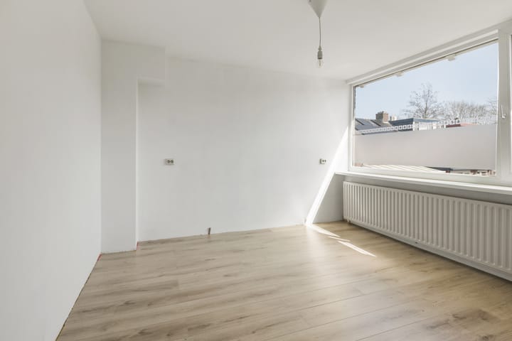 Foto 12 van Resedastraat 1